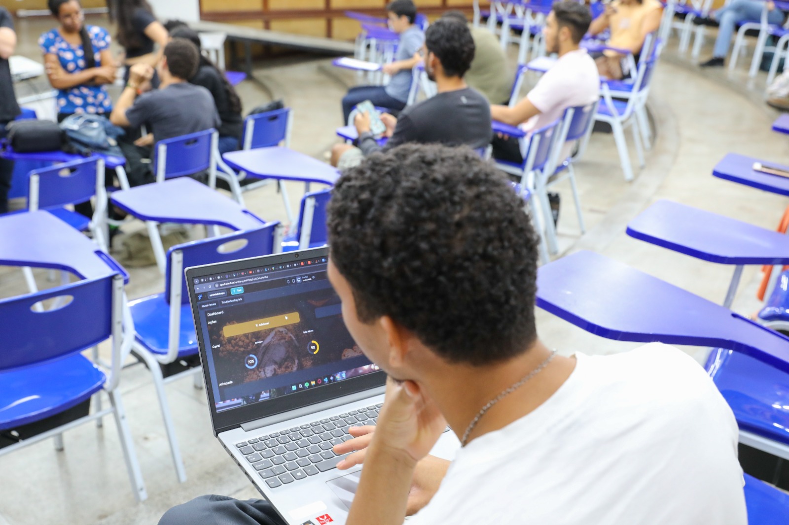 Bolsas serão concedidas na proporção de 75% para as universidades públicas e 25% para as instituições privadas | Foto: Paulo H. Carvalho/ Agência Brasília