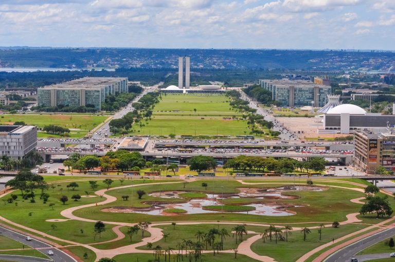 A Praça dos Três Poderes terá a solenidade de substituição da bandeira nacional organizada pela Casa Militar do DF | Foto Arquivo Agência Brasília