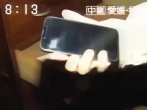 Viajante do tempo? IPhone 13 em 1980? Será que é Fake?