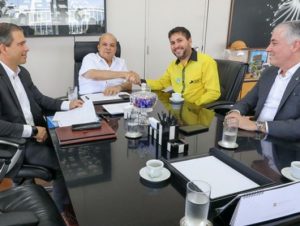GDF anuncia linha de crédito para 3,4 mil taxistas adquirirem veículos elétricos