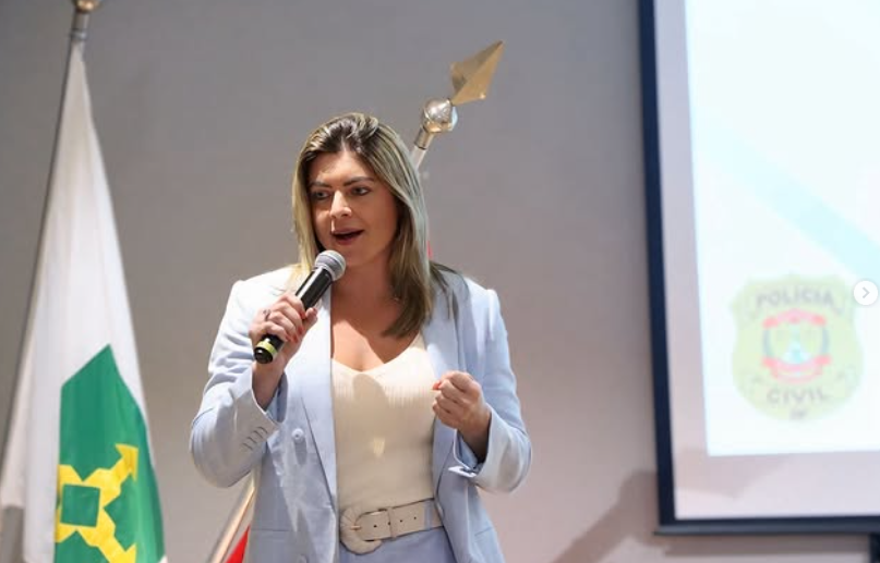 Delegada Karen Langkammer recebe título nesta terça-feira, 10