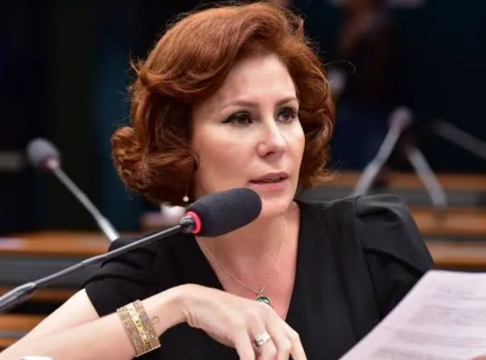 Carla Zambelli Renúncia: Deputada Federal Deixa Mandato Após Decisão do STF