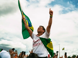 Caminhada de Nikolas Ferreira amplia articulação da direita