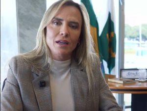 Celina Leão cancela festa de aniversário de Brasília e vai investir R$ 25 mi na Saúde