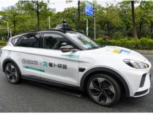 Apagão tecnológico paralisa 100 táxis autônomos