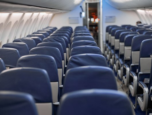 Passageira relata conduta sexual em voo da United